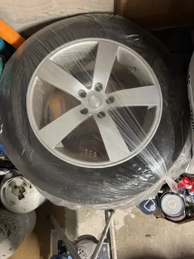 I’m selling my Ford tires. The size of the rims are 18 inch. It came up from my fat finder reason fo...