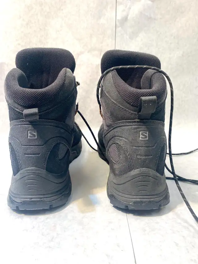 Salomon Backpacking Hiking Boots - Size 11 in Fishing, Camping & Outdoors in City of Toronto - Image 6