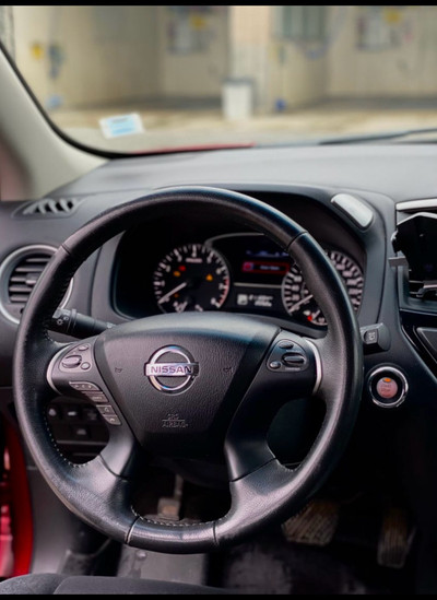 Nissan Pathfinder sv 4wd 2015 