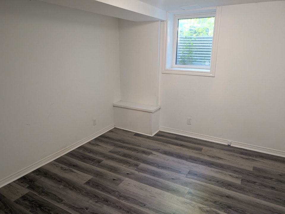 basement available in London ON 5