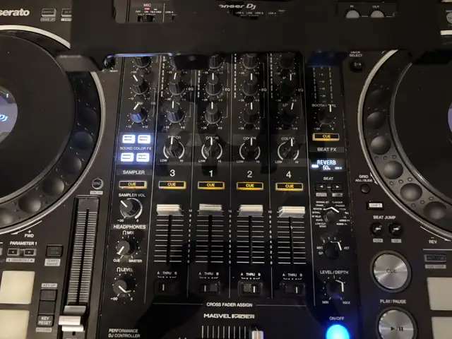 Pioneer DJ DDJ-1000SRT 4-Channel Serato DJ Controller in Performance & DJ Equipment in City of Toronto - Image 7