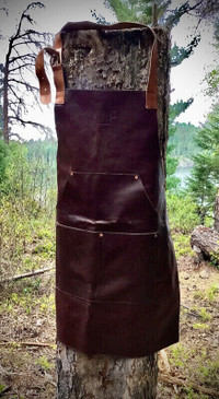 Leather aprons in Dark mahogany