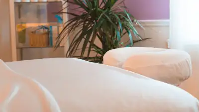 Au coeur de Ville Mont-Royal, je reçois dans mon studio privé pour des soins en massothérapie dans l...