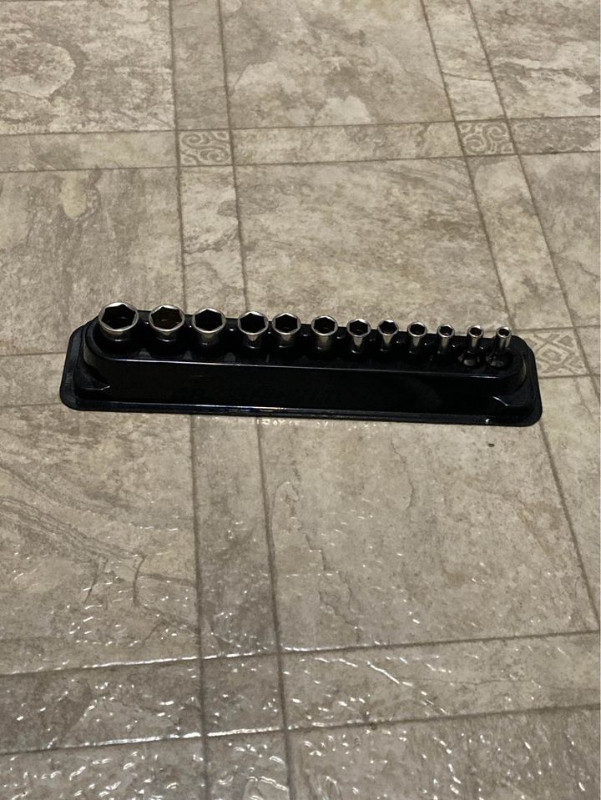 Snap on 1/4” semi deep metric socket set Hand Tools Gatineau Kijiji