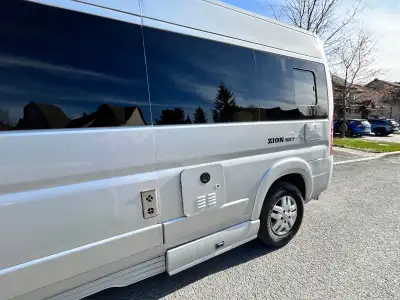3.6L V6 engine, automatic transmission with rear-view camera; enclosed bathroom (toilet, shower, sin...