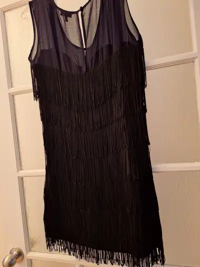 SUPERBE ROBE EN SATIN LARGE/STUNNING SATIN DRESS LARGE, View more