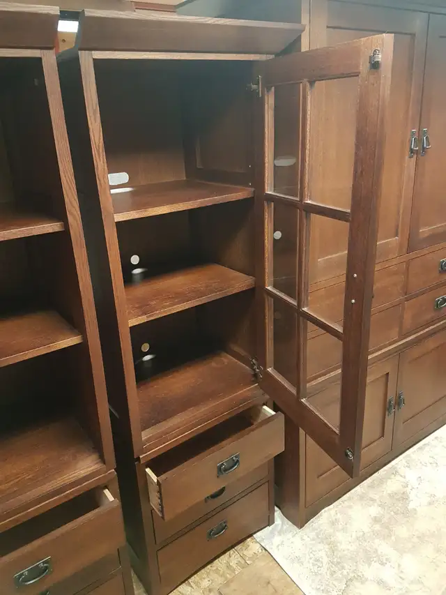 Entertainment Wall Unit in TV Tables & Entertainment Units in Mississauga / Peel Region - Image 2