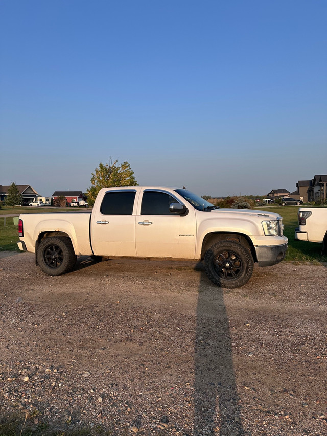 2011 GMC Sierra Denali in Cars & Trucks in Edmonton - Image 2
