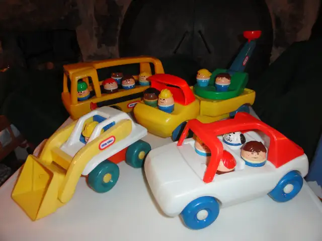 CAMIONS ET +++   LITTLE TIKES  VINTAGE in Toys & Games in Québec City - Image 2