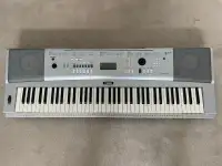 Yamaha DGX-220 76-key Portable Grand keyboard
