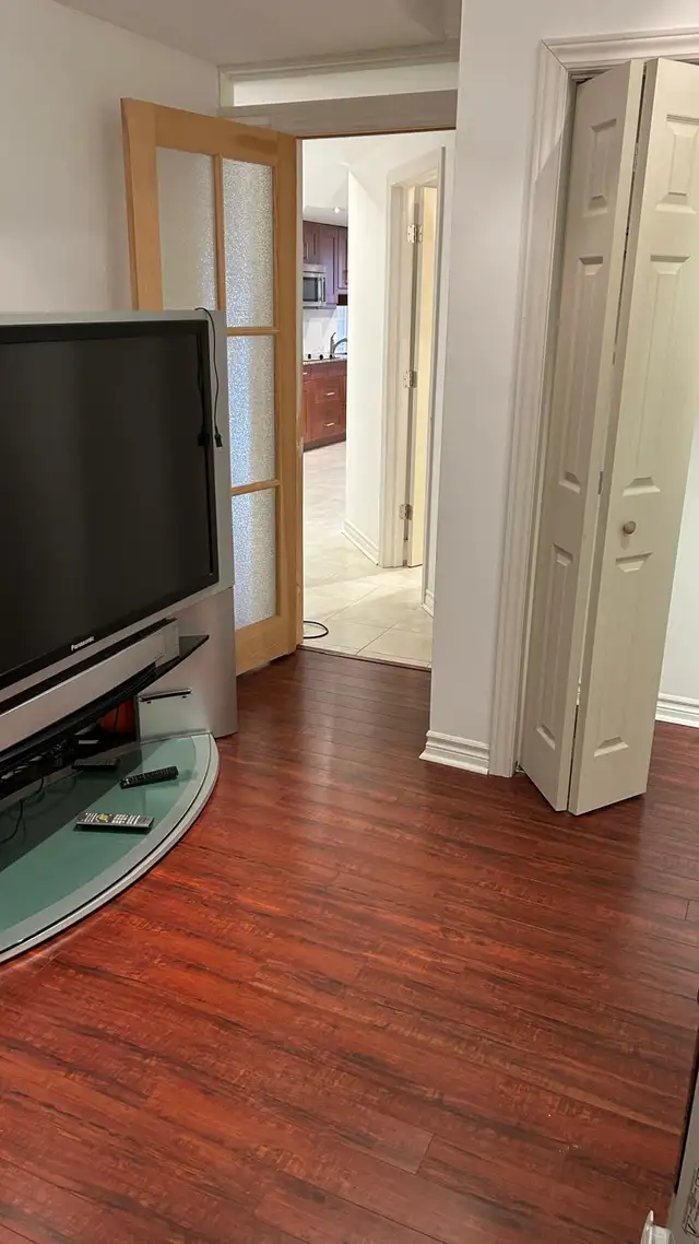 Bright & Spacious 2-Bedroom Walkout Basement – Markham $2,100 in Long Term Rentals in Markham / York Region - Image 10