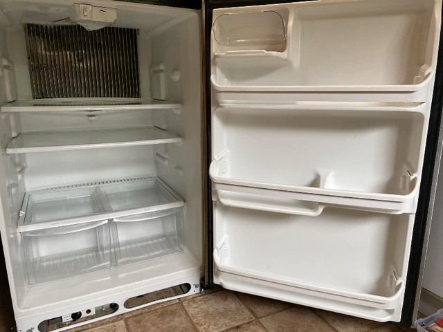 Propane Fridge in Refrigerators in Sault Ste. Marie - Image 2