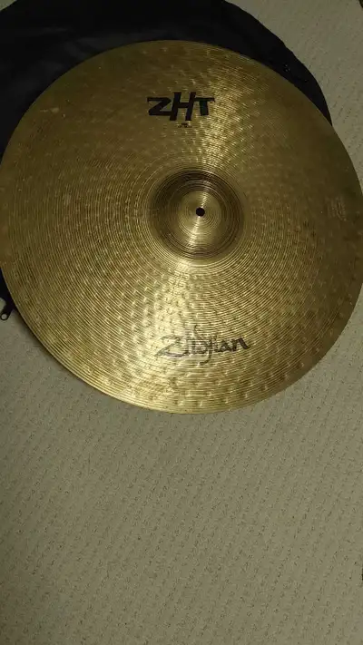 Zildjian 22" ZHT ride, View more