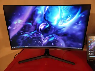 For sale a Samsung 27-inch FHD 60Hz 4ms GTG Curved VA LED Monitor - Dark Blue Grey (Model LC27R500FH...