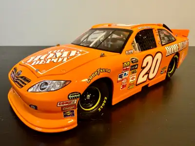 Lionel Action Collectables, #C201821HDJL Joey Logano, #20 Home Depot Main paint scheme for the 2011...
