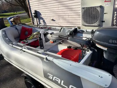(Peut vendre séparément) Ensemble nautique clé en main, idéal pour débutant ou comme annexe de voili...