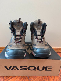 Mens Vasque Hiking Boots 8.5 US