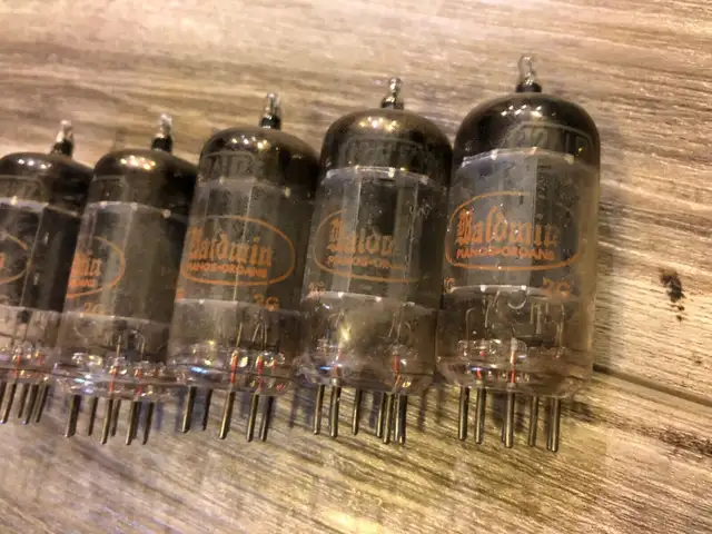 57 year vintage tube collection up for sale in Other in City of Toronto - Image 6