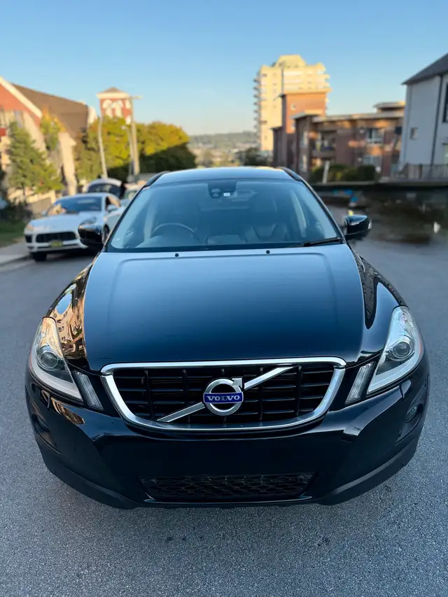 Volvo XC60 2010 –ONLY 19,000 km | Right-Hand Driv63384460719233120