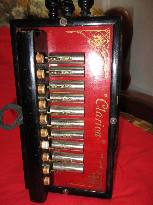 Accordéon Clarion Vintage pour Déco dans Autre  à Thetford Mines - Image 2