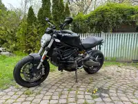 2016 Ducati Monster 821 Dark - 11k kms