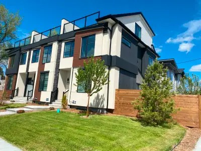 New Luxury 3-Bedroom Condo with Rooftop patio close to Kingsway