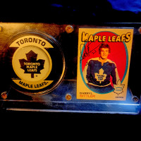 Darryl Sittler Autographed Card with Puck