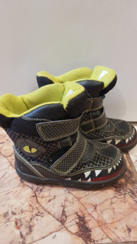 Winter shoes for toddler boy size 10