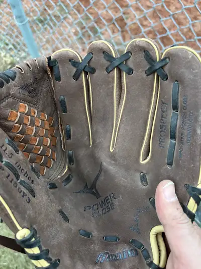Mizuno 11.5 baseball glove, View more