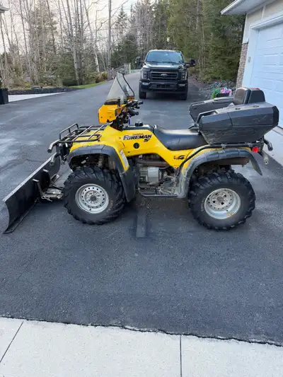Honda 450s Forman - bike runs great, comes with plow , warn wench, hand warmers, back seat, windscre...