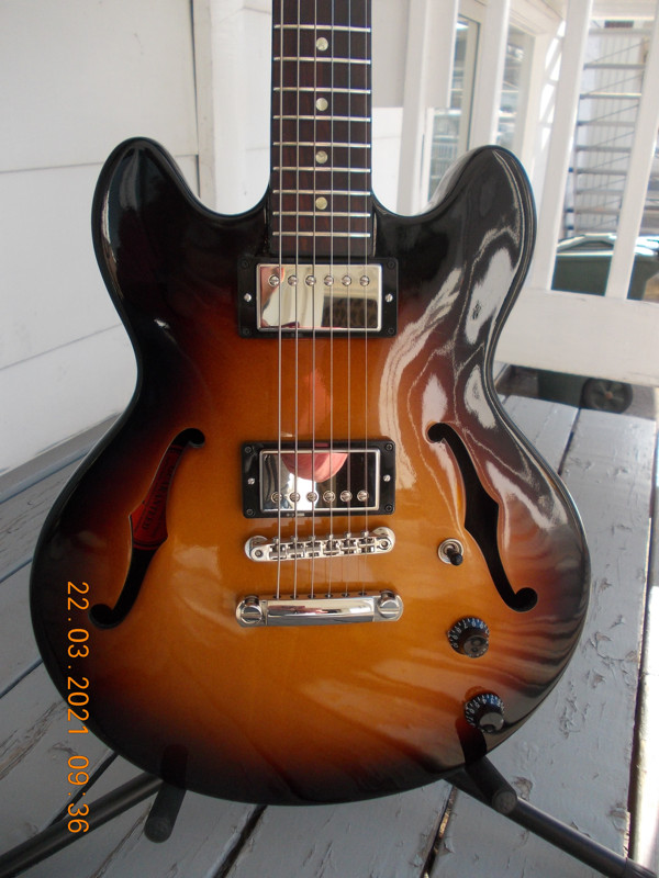 Gibson ES-339 Studio dans Guitares  à Lac-Saint-Jean - Image 2