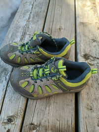 MERRELL Boy Waterproof Hiking Boots, Size 1M