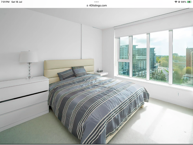 Bright open concept 2-bedroom condo with A/C in Long Term Rentals in Richmond - Image 5