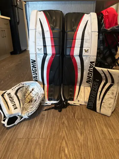 Senior pro goalie gear bought brand new a few years ago used for 1 men’s league season and have sat...