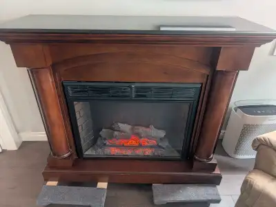 Good condition and works well. We just remodeled the area it was in and went another route.