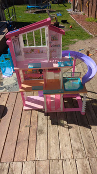 Barbie house for sale 