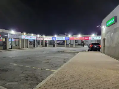 Newly built restaurant unit for lease on Lawrence Ave E between Warden and Pharmacy. Plaza has 12 su...