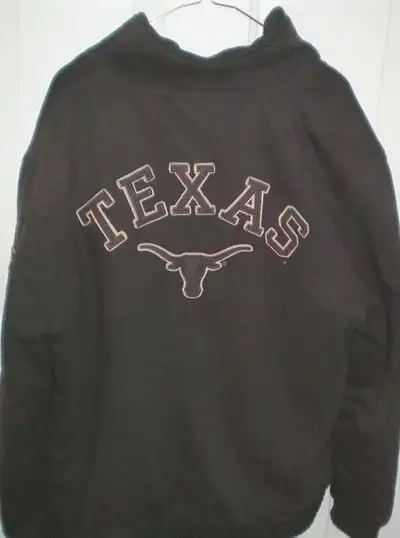 Texas Longhorns Campus Crew Winter Jacket Size Large Details & Features: - Grey full zip heavy fleec...