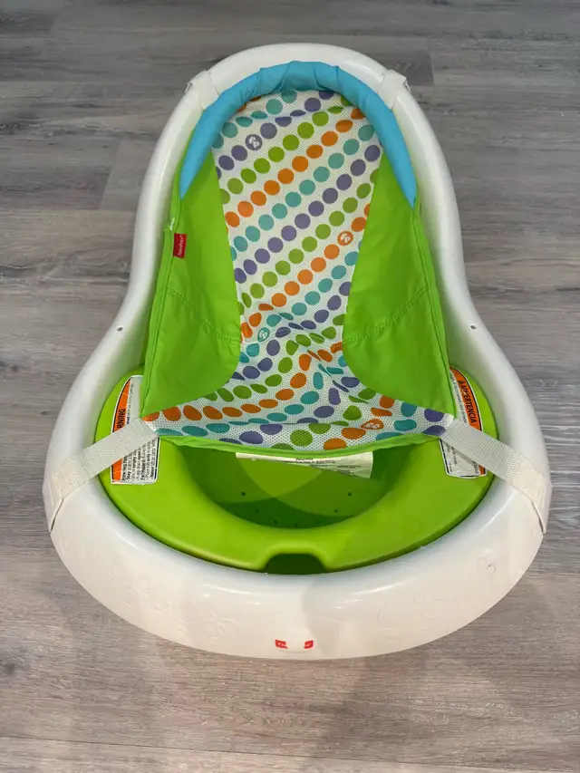 Fisher-Price Infant Bath Tub in Bathing & Changing in Edmonton - Image 2