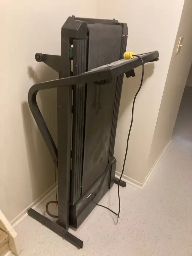 Sportline Treadmill in Exercise Equipment in Ottawa - Image 3