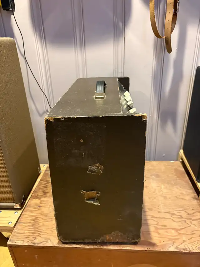 vintage Magnatone 410 amplifier  in Amps & Pedals in Oshawa / Durham Region - Image 5
