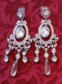 Costume jewellery : Dangling earrings, NEW