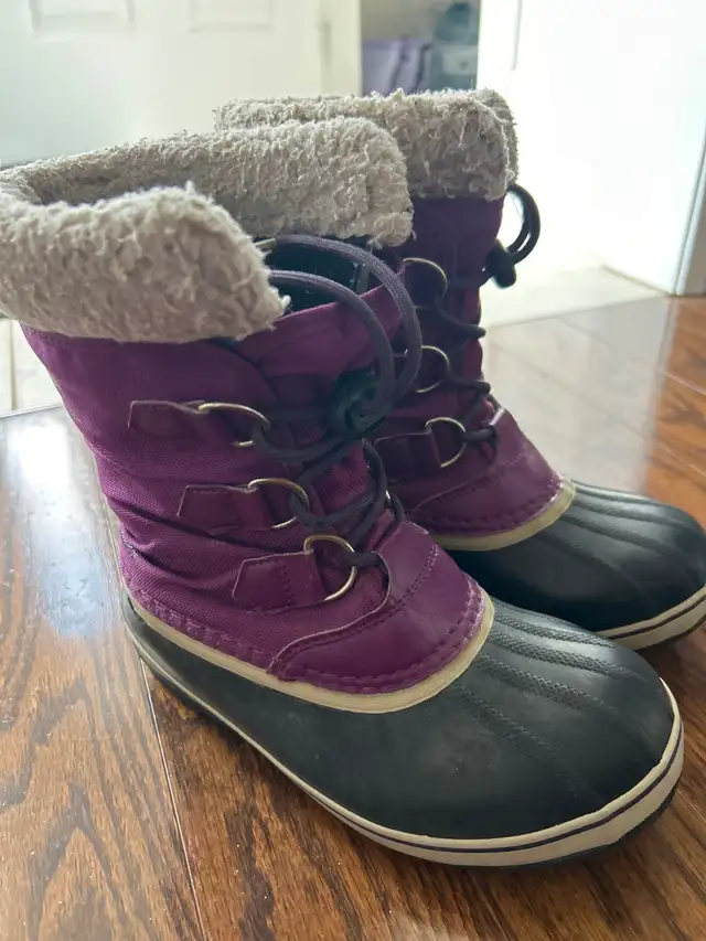 Sorel Purple Snow-boots For Girls in Kids & Youth in Markham / York Region - Image 4
