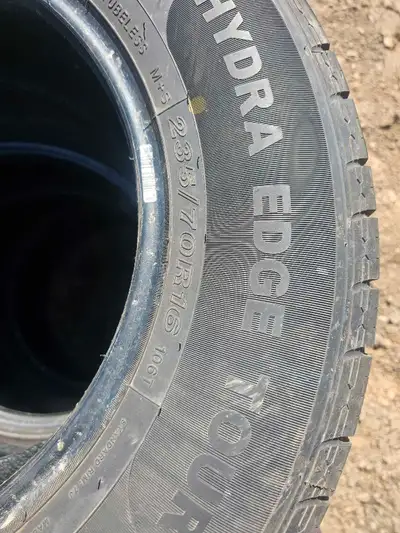 Pair of all season motomaster tires thread is 90% 4037971904