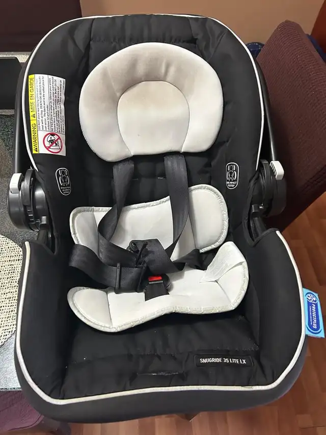 Graco SnugRide Infant Car Seat – Excellent Condition in Strollers, Carriers & Car Seats in Mississauga / Peel Region - Image 2