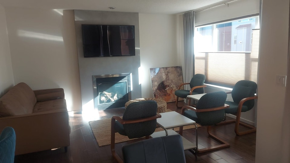 **Available Immediately: 3 bedroom House-Sage Hill, NW Calgary 2