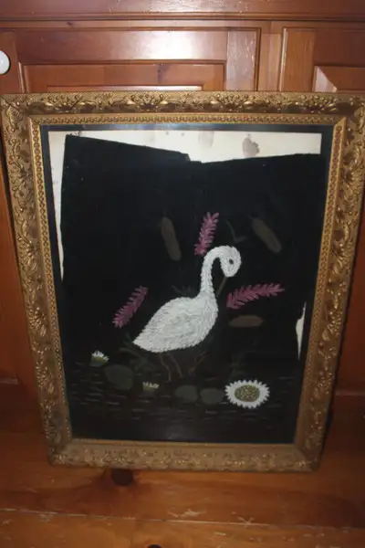 Hi. I have an lovely old ornate frame for sale. There is one area on the bottom left hand side where...