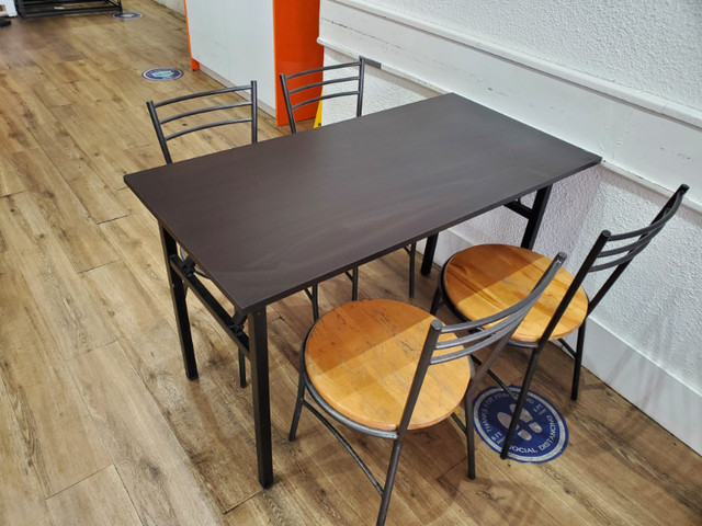 Used Table and Chairs in Dining Tables & Sets in City of Toronto - Image 4