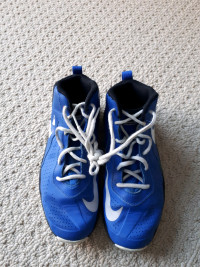 Nike Basketball shoes - size 6
