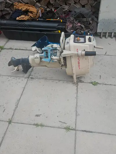 Bought 2 motors as part of a package deal only wanted the 1. So im selling this johnson . The previo...
